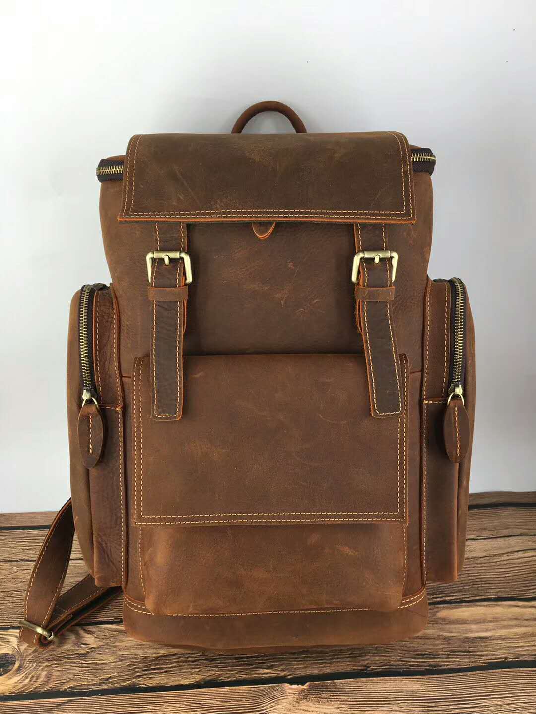 Retro Leather Mens Backpack, computer bag, Large Capacity 15.6 inch laptop genuine leather Travel Backpacks